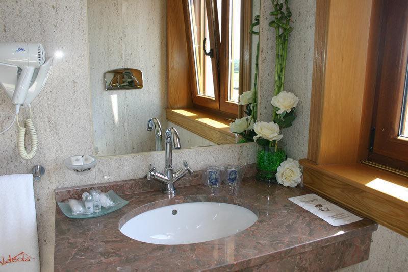 Bed and Breakfast Complejo Aldeola Malpica Exterior foto