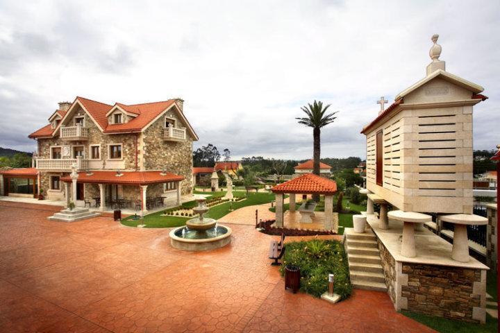 Bed and Breakfast Complejo Aldeola Malpica Exterior foto